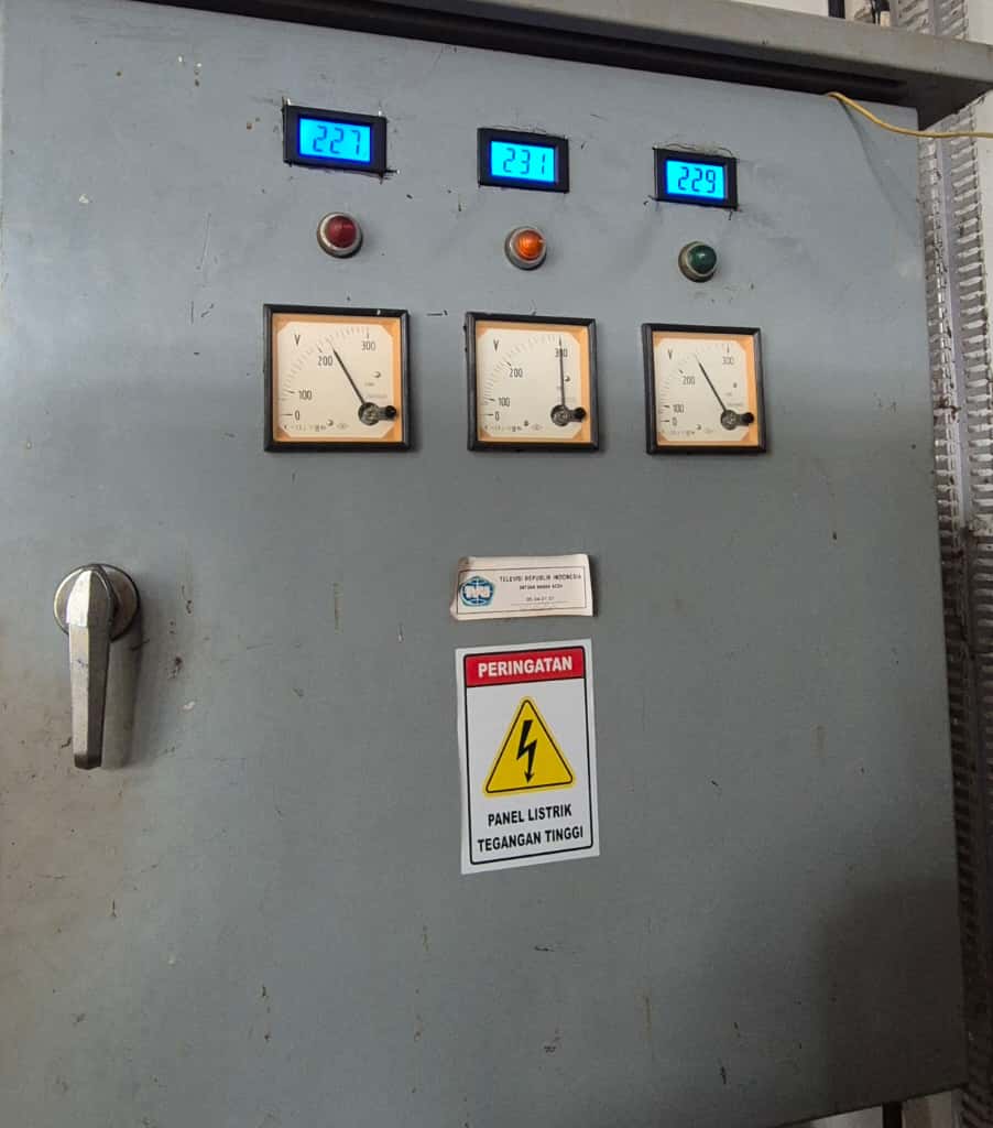 Monitoring Panel Listrik Utama (PLN)